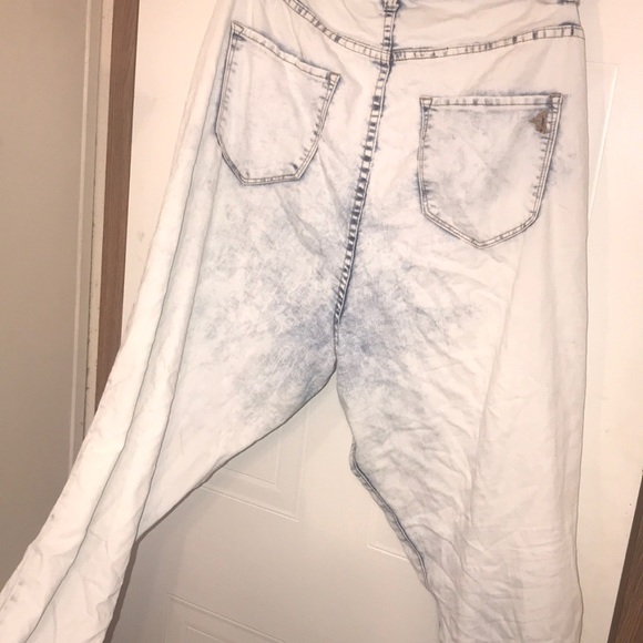 Ripped jeans - Picture 4 of 4